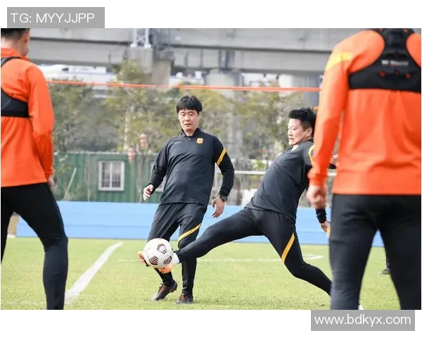 博尔特转行踢足球的故事及其在足球领域的突破与挑战